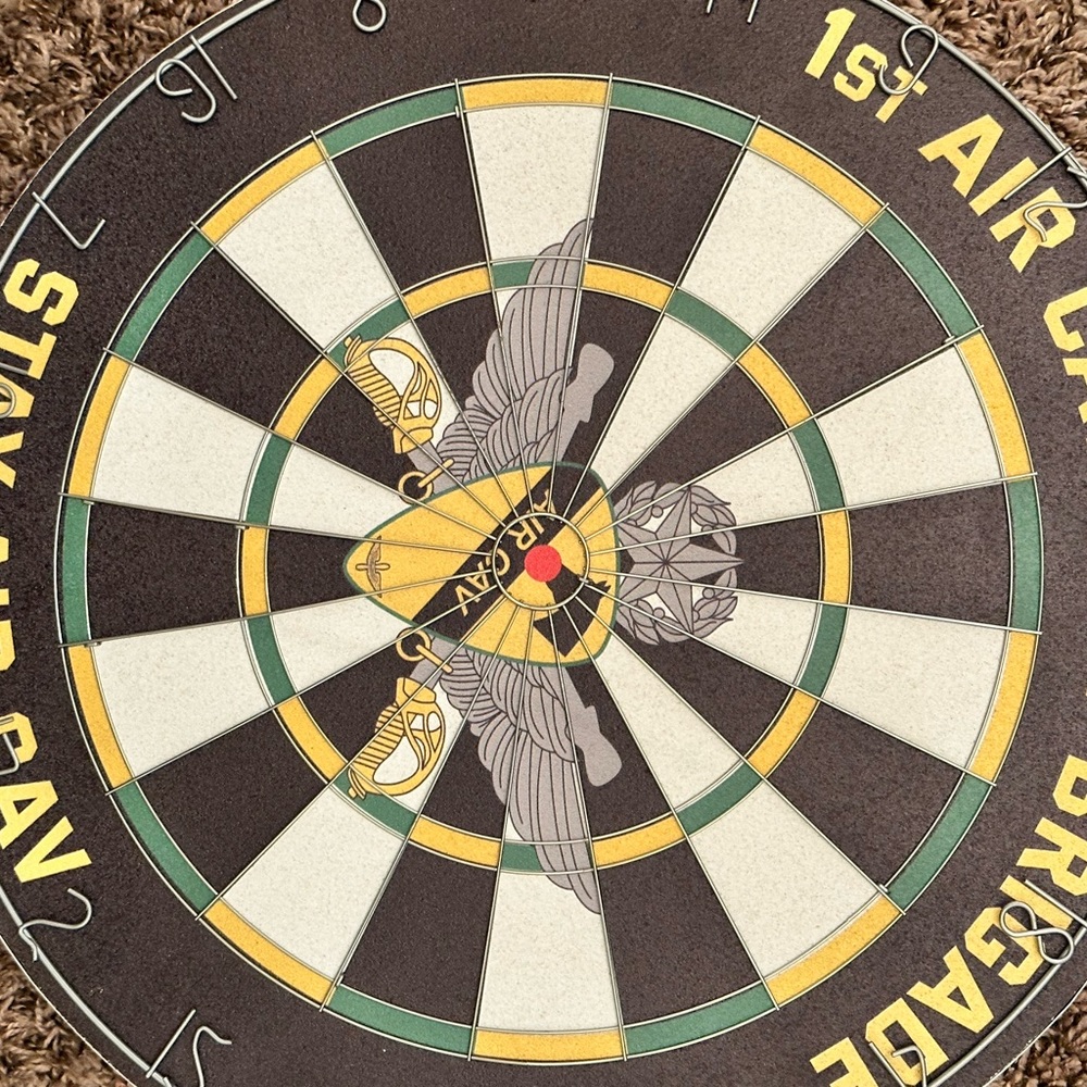 ARMY 1st AIR CAVALRY BRIGADE - Air Cav Official/Standard Size Dart Board - Rare